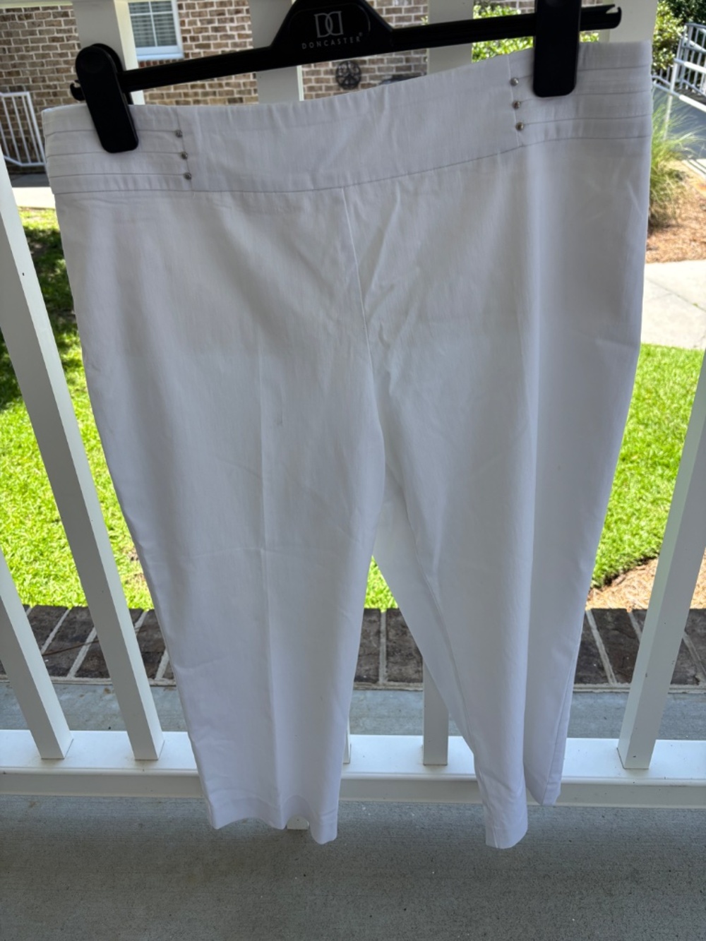 CAPRIS STRETCH PANTS with pretty waist